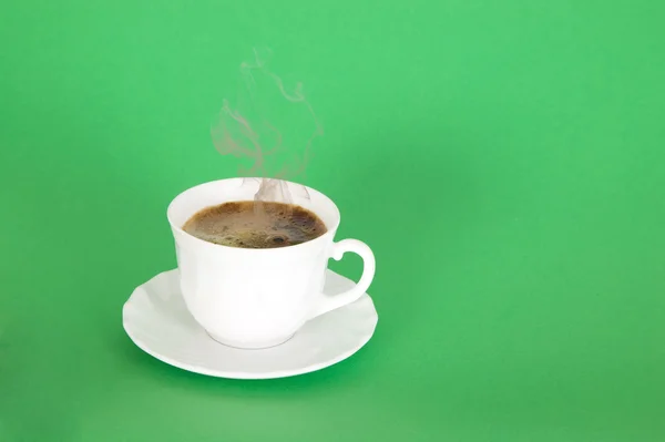 Café negro caliente con humo — Foto de Stock