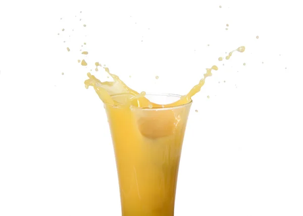 Salpicadura de jugo de naranja fresco — Foto de Stock