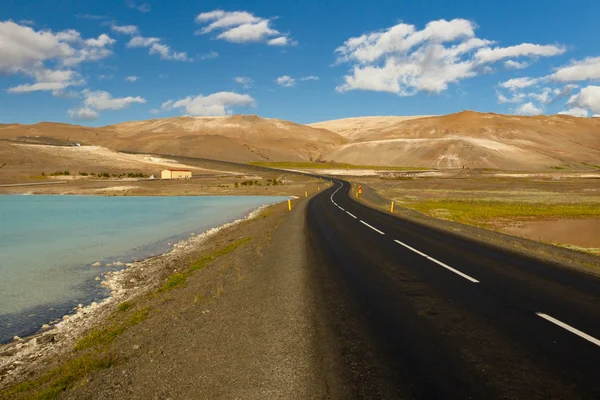 Prázdná cesta - Island, myvatn oblast. — Stock fotografie