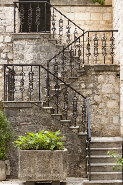 Krása vzor schody - Černá Hora kotor — Stock fotografie