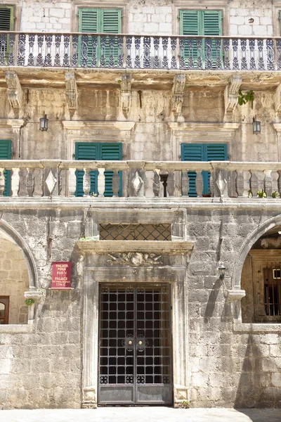 Palace av pima familj - kotor, montenegro — Stockfoto