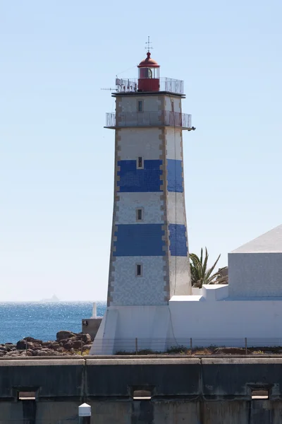 在卡斯卡伊斯，葡萄牙的灯塔 免版税图库图片
