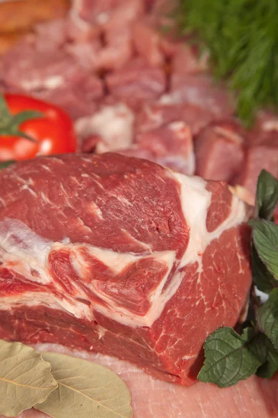 Fondo de carne cruda fresca con filete de cerdo, carne de res, pavo y —  Fotos de Stock