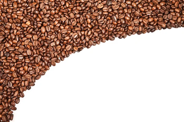Grãos de café aromáticos no fundo branco — Fotografia de Stock