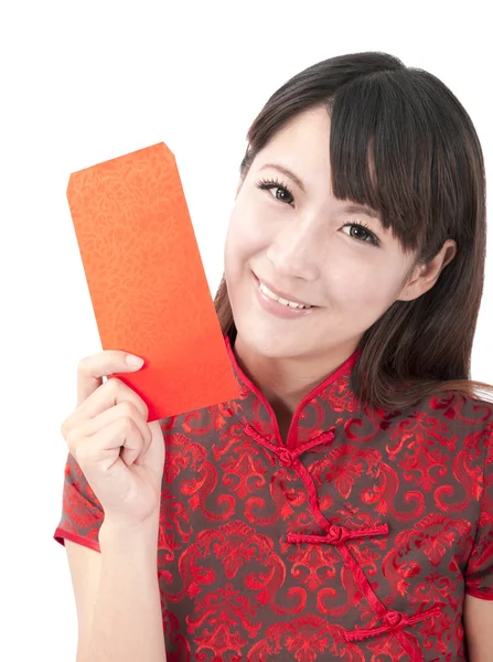 Hermosa chica asiática sosteniendo bolsa roja para afortunado y rico —  Fotos de Stock