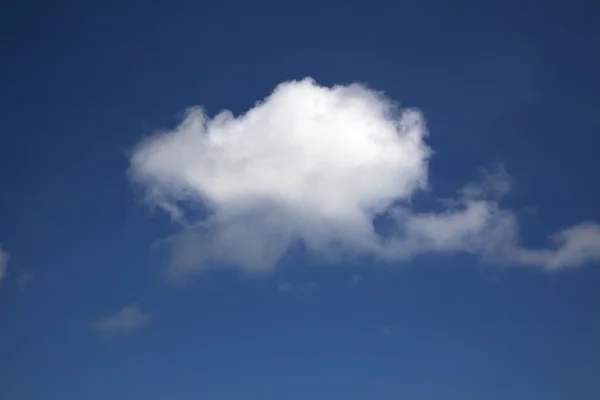Egy egyetlen felhő — Stock Fotó