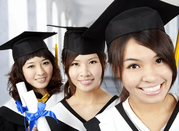 Happy graduation asian girls — Stock Photo, Image