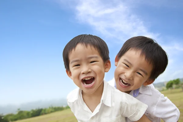 Portret van gelukkig weinig jongens — Stockfoto