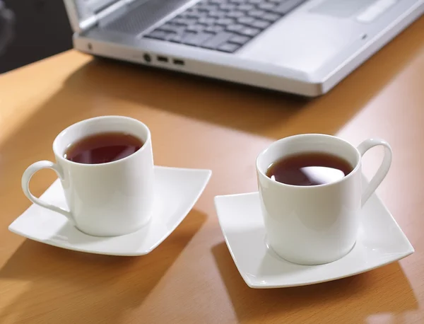 Tee im Büro — Stockfoto