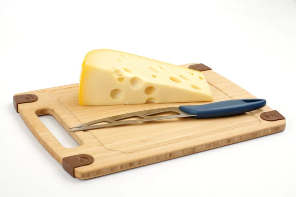 Tahtadaki peynir. — Stok fotoğraf