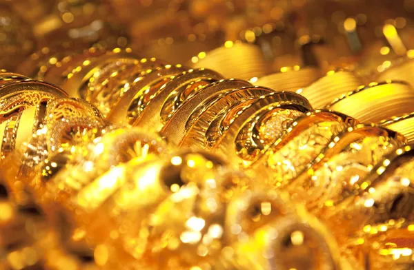Fondo de joyería de oro / enfoque selectivo suave — Foto de Stock