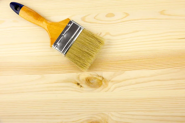 Drewno i Pędzel / pokrycie lakierem — Zdjęcie stockowe