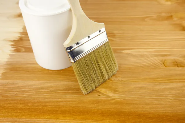 Trä textur, kan och pensel / hushållsarbete — Stockfoto