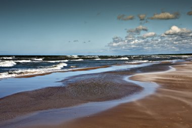 Baltık Denizi mikeltornis.latvia yakın rüzgarlı gün.