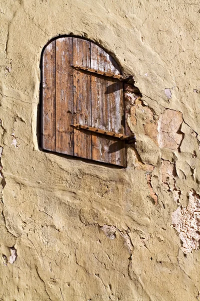 stock image Door on the wall of the historical storehouse.