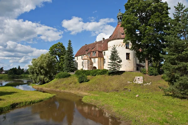 Castillo medieval en Jaunpils . —  Fotos de Stock