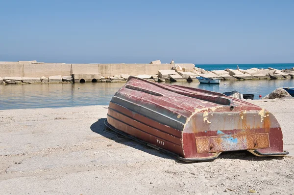 Overturned boat. — Stock Photo, Image