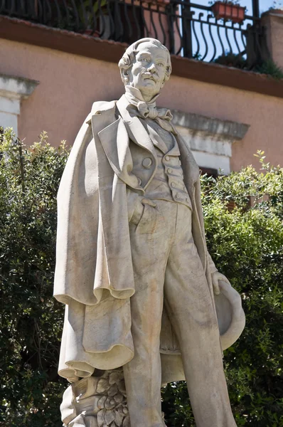 Massimo d'azeglio heykeli. Barletta. Apulia. — Stok fotoğraf