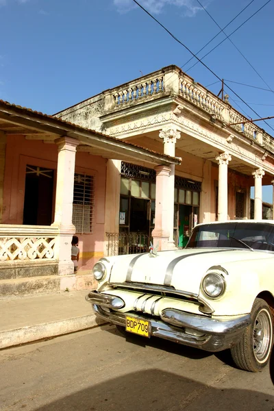 Παλιό αυτοκίνητο στην Αβάνα la — Φωτογραφία Αρχείου