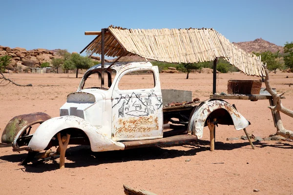 Chocó restos de coches antiguos —  Fotos de Stock