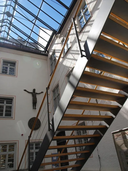 Merdivenler için ilginç bir çözüm — Stok fotoğraf