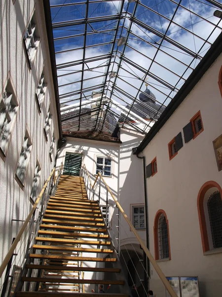 Interesante solución a las escaleras — Foto de Stock