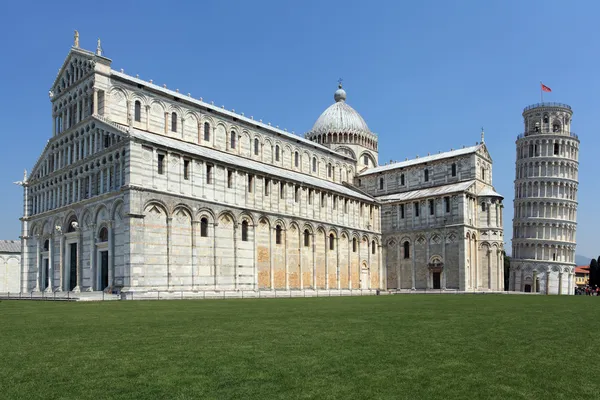 Iglesia y Torre Inclinada de Pisa — Foto de Stock