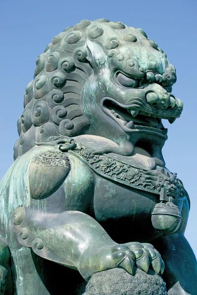 Lev na emperors palace — Stock fotografie