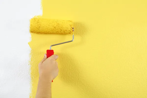 Pintar uma parede — Fotografia de Stock