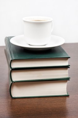 Kitap ve kahve.