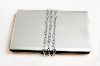 dizüstü bilgisayar kilitli