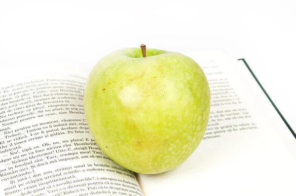 Libro e mela — Foto Stock
