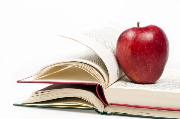 Livro e maçã — Fotografia de Stock