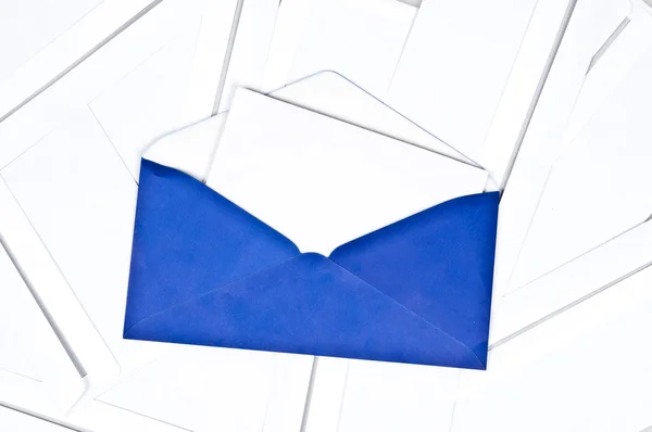 Blauwe envelop — Stockfoto
