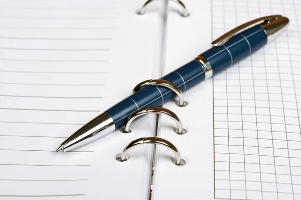 Notebbok and pen — Stock Photo, Image