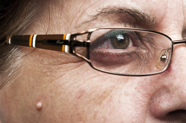 女性の目のメガネ — ストック写真
