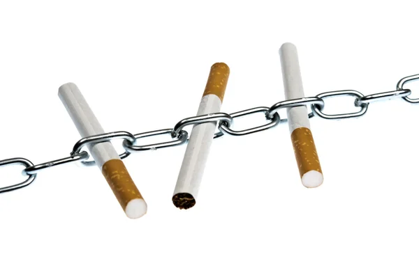 Cigarrillos en cadena —  Fotos de Stock