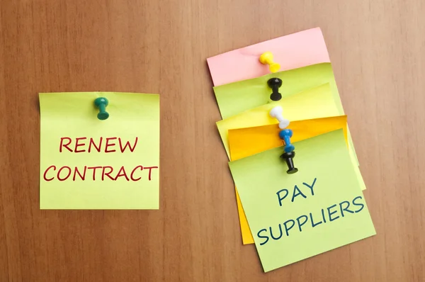 Post it with Renew Contract — Stock Photo, Image