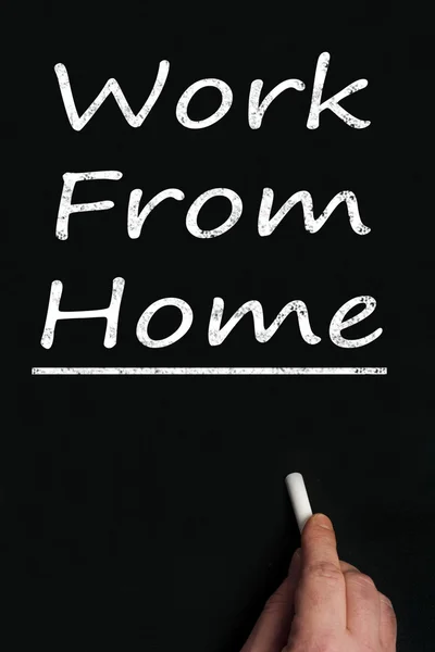 Werken vanuit huis op zwarte bord — Stockfoto