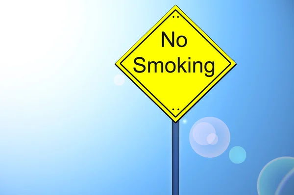 Zakaz palenia na znak drogowy — Zdjęcie stockowe