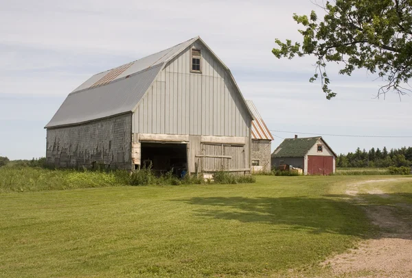 Barn and Shed — Stock Photo, Image