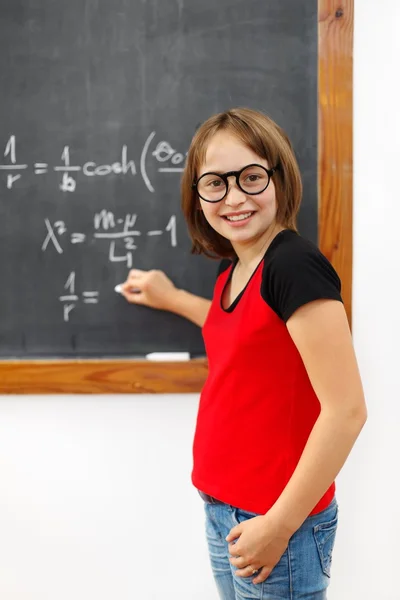 Verstandig math schoolmeisje — Stockfoto