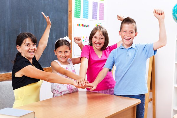 Объединенные студенты и преподаватели
