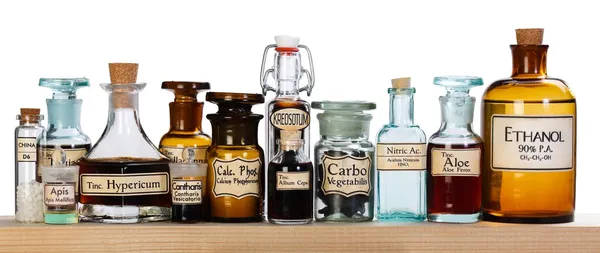 Vários frascos de farmácia de medicina homeopática — Fotografia de Stock