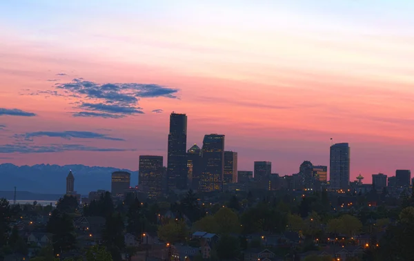 Seattle downtown vid solnedgången — Stockfoto