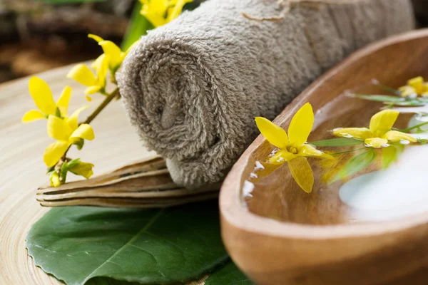 Spa setting with flower — Stock Photo, Image