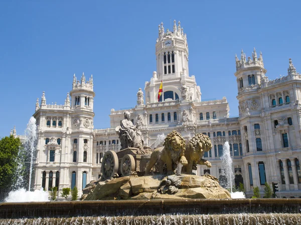 Cibeles Fountain and Cibeles Palace, Madrid — Stock Photo, Image