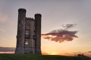 Broadway tower at sunset cotswolds, İngiltere