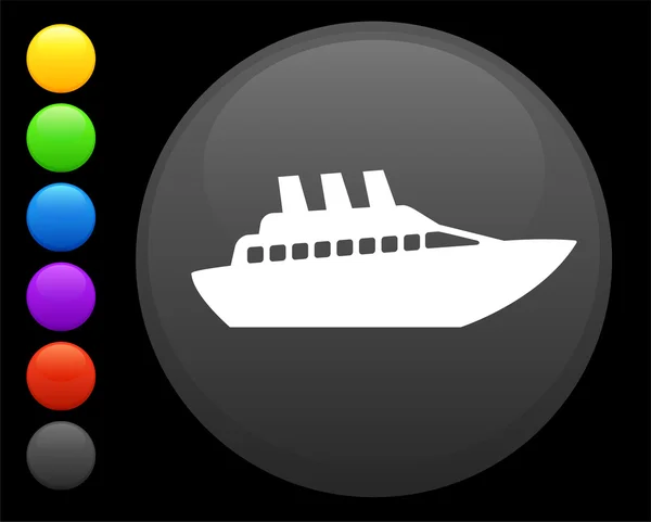 Cruise ship ikonen på runda internet-knappen — Stock vektor