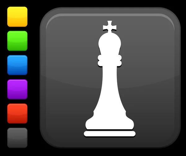 Значок шахматного короля на квадратной кнопке — стоковый вектор
